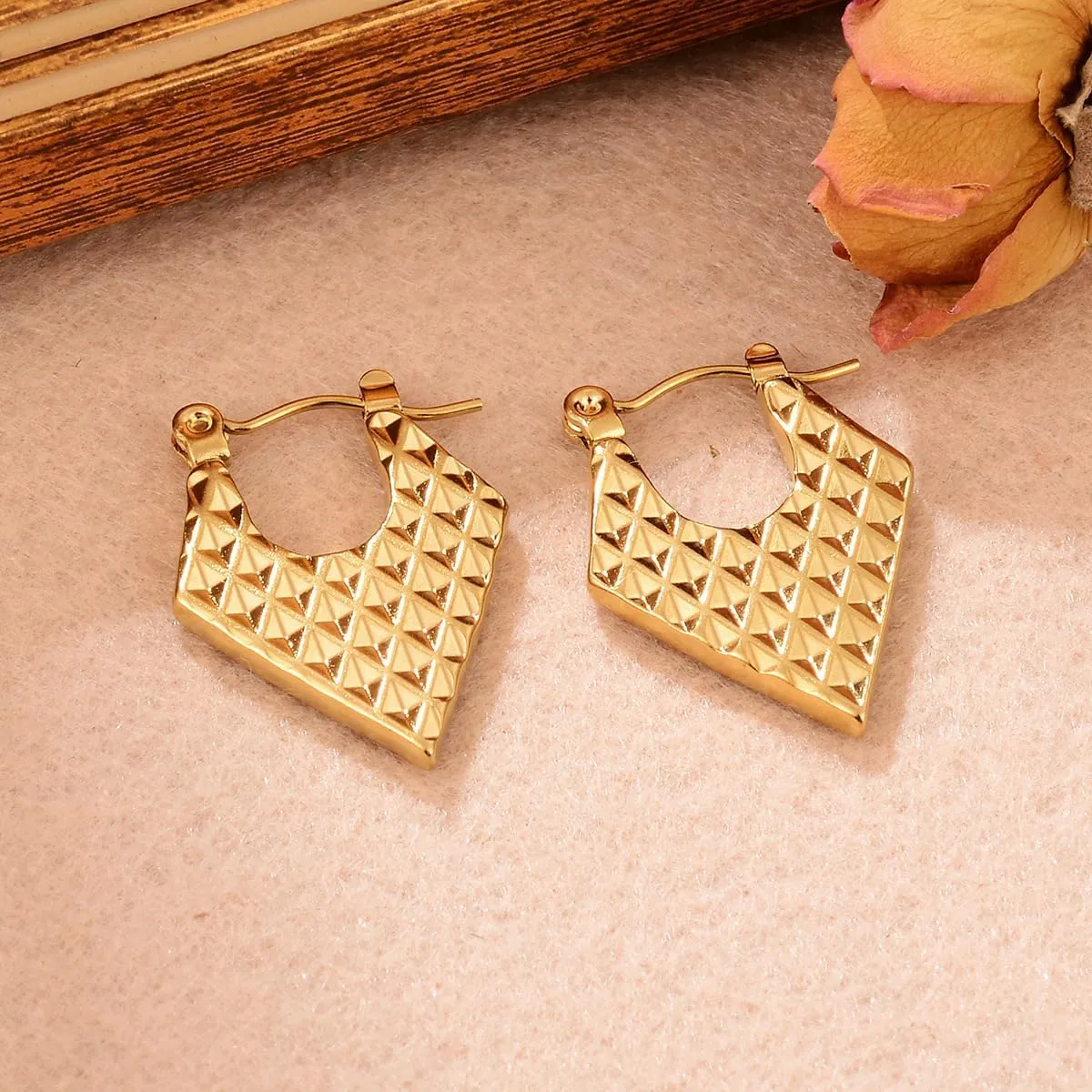 14K Gold Plated Hoop Earring for Women Fashion Dainty Minimalist Heart Teardrop Earrings Lightweight Chunky Open Hoops Earrings for Birthday Christmas Gifts Hypoallergenic Jewelry