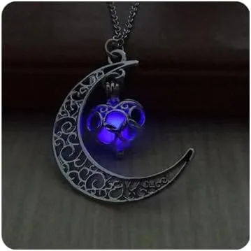 Aimimier Luminous Stone Necklace Moon Heart Pendant Necklace Halloween Fluorescent Necklace Glow in The Dark Accessories for Women