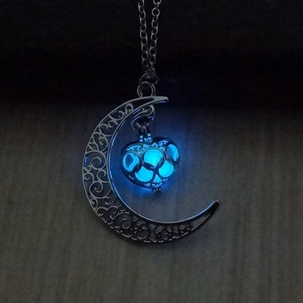 Aimimier Luminous Stone Necklace Moon Heart Pendant Necklace Halloween Fluorescent Necklace Glow in The Dark Accessories for Women