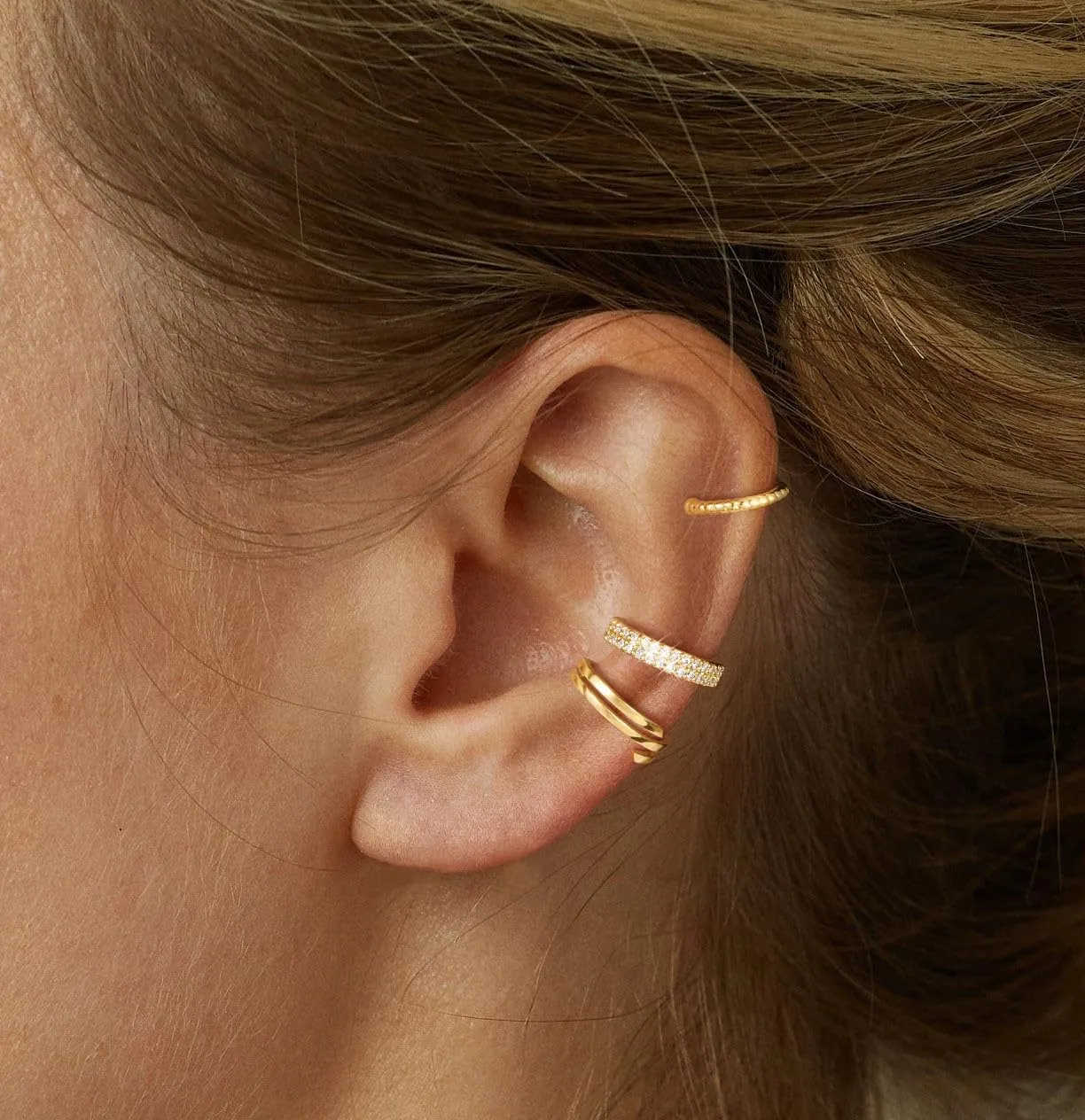 CHESKY 14K Gold Ear Cuffs Earrings for Women Huggie Hoop Earrings Non Piercing Gold Plated Cubic Zirconia Clip on Cartilage Earring Hypoallergenic Cute Ear Cuff Hoop Set Sparkle Trendy Jewelry
