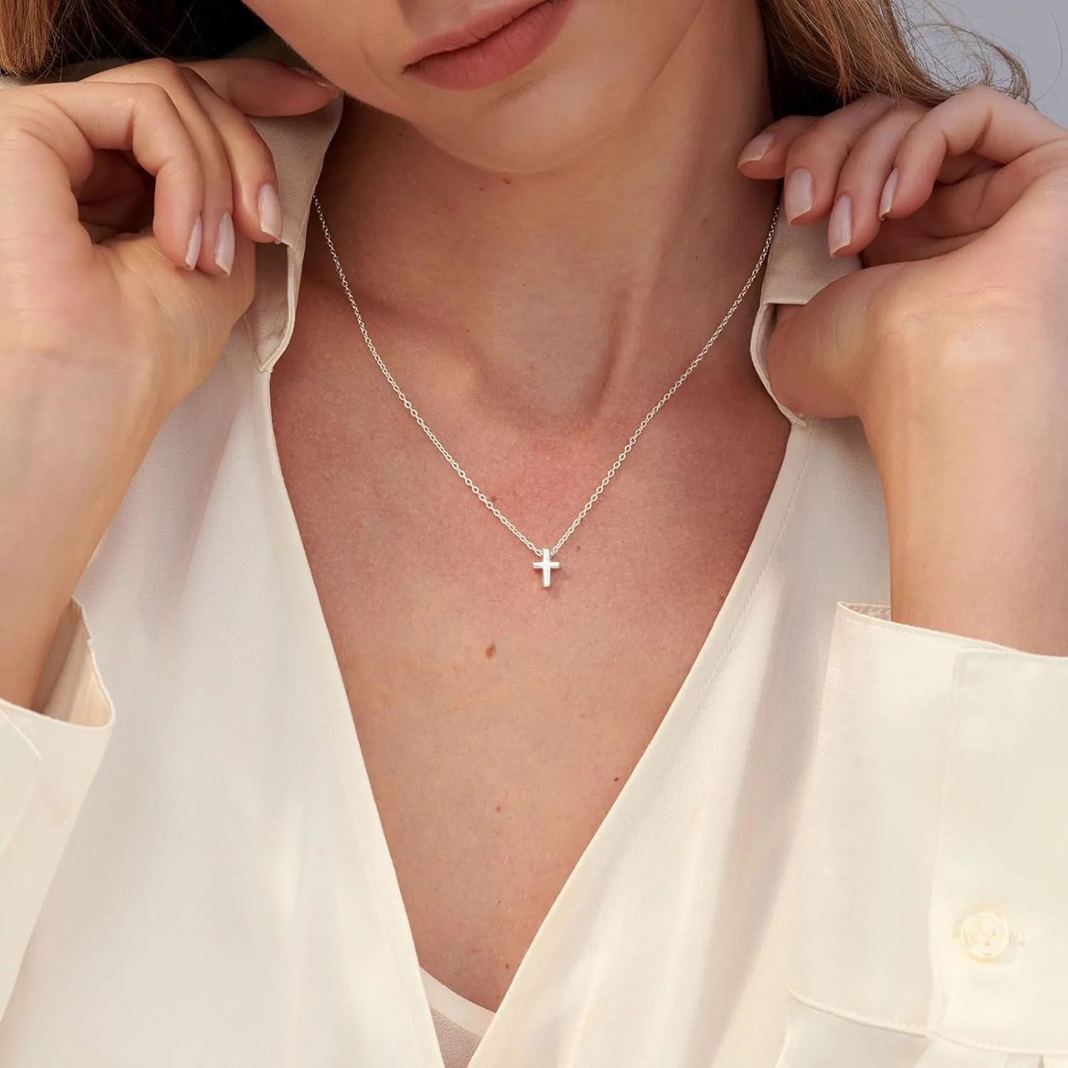 Cross Necklace for Women, Gold/Silver Cross Necklace 14K Gold/White Gold Plated Dainty Necklace Simple Jewelry for Women
