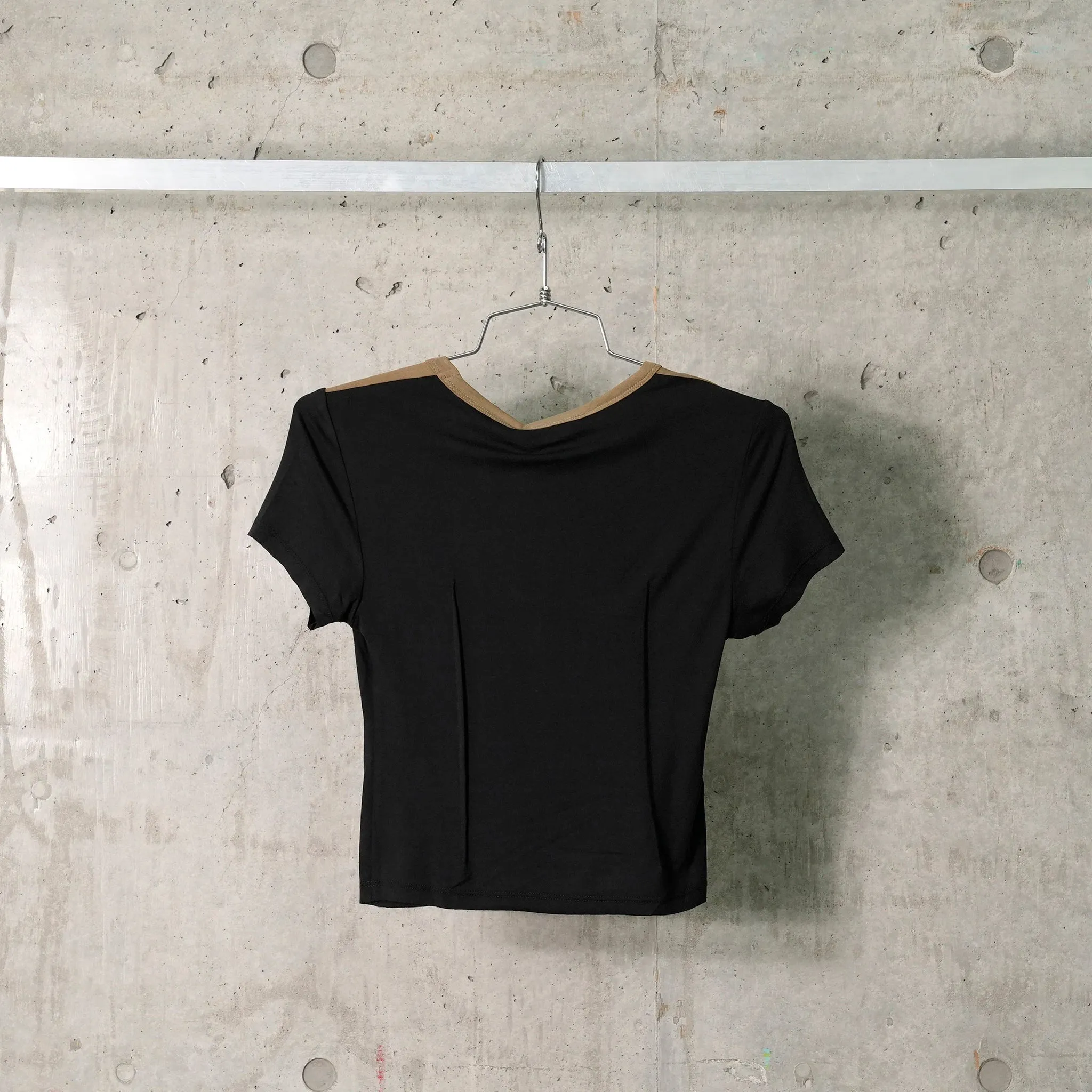 PRINTED SHORT SLEEVES T-SHIRT / OLIVE/BLACK
