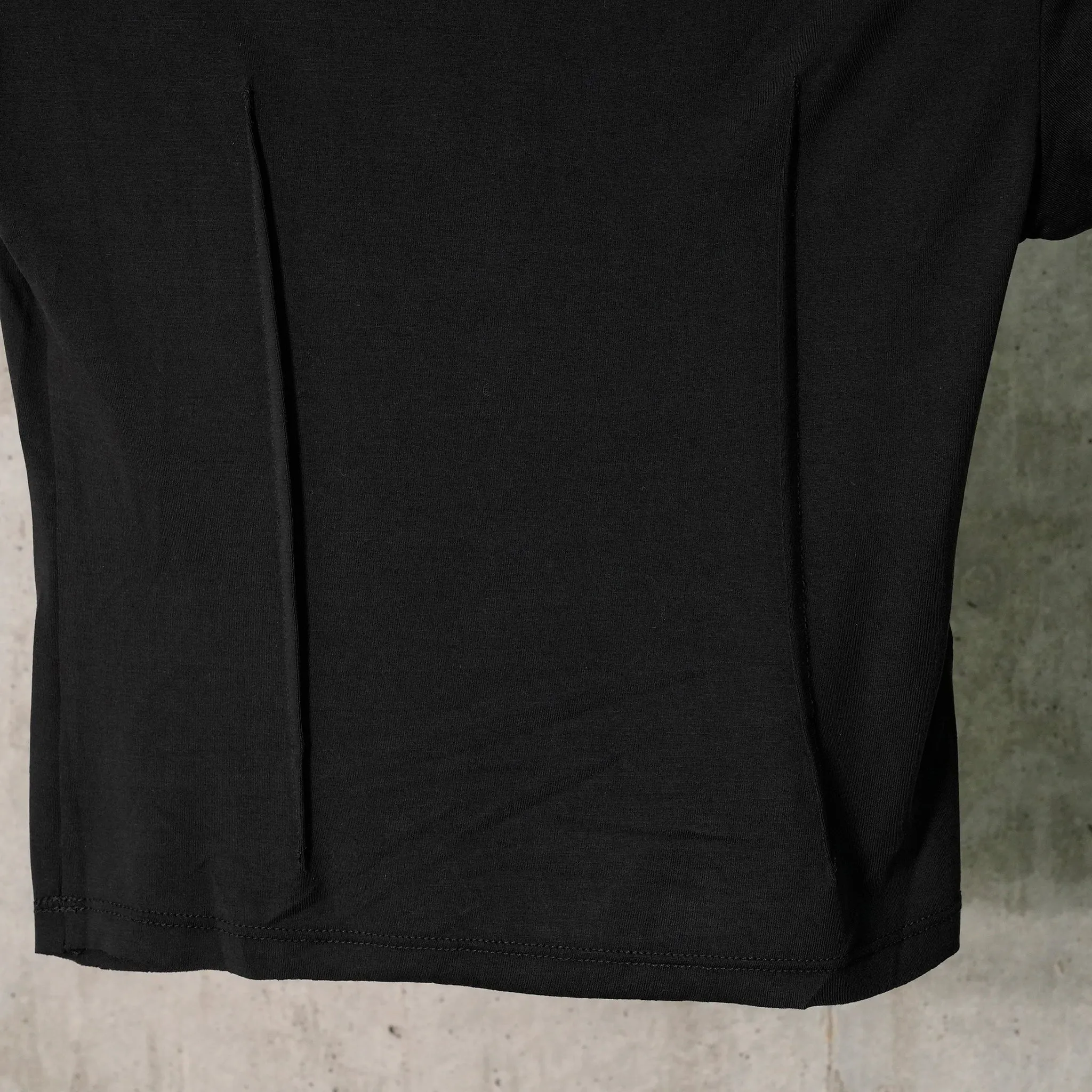 PRINTED SHORT SLEEVES T-SHIRT / OLIVE/BLACK